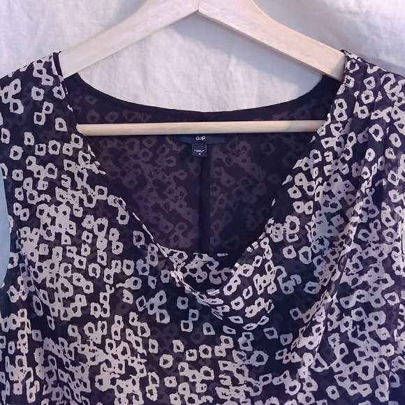 Layered sheer sleeveless top w/asymmetrical ruf - Picture 2 of 4